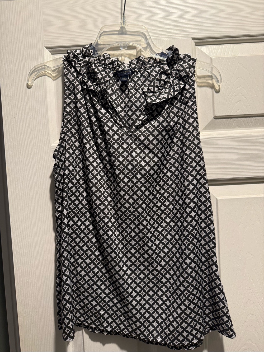 Banana Republic Black & White Ruffle V-Neck Sleeveless Blouse